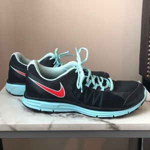 Women’s Nike sneakers